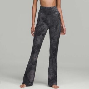 lululemon athletica super high rise diamond dye groove flares size 6
